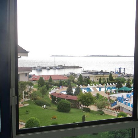 Holiday Apartment In Riviera Complex Свети-Влас Экстерьер фото